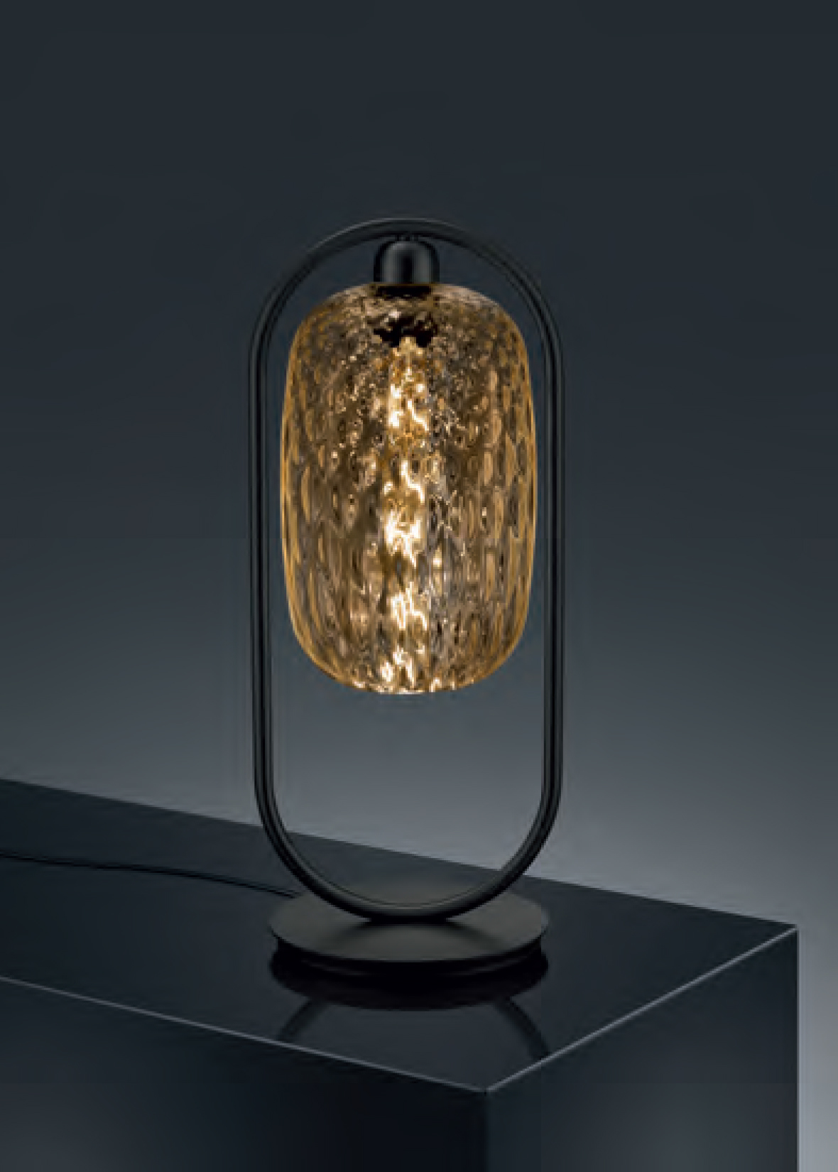 Dekorativ belysning bordlampe med farvet glas 14.162 fra Baulmann DELUX DENMARK