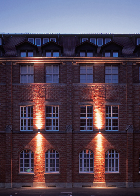 Udendørs væglampe LED belysning til facade DL 150 fra Hoffmeister DELUX DENMARK