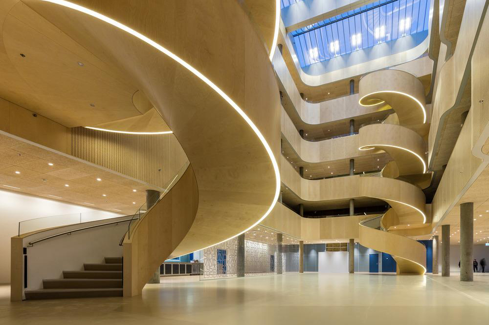 Indendørs LED belysning på Psykiatrisk Hospital Slagelse med fokus på tryghed, komfort og energieffektivitet.