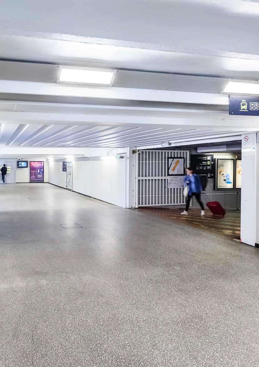 Vandalsikker LED belysning installeret i stationsområde og gangareal