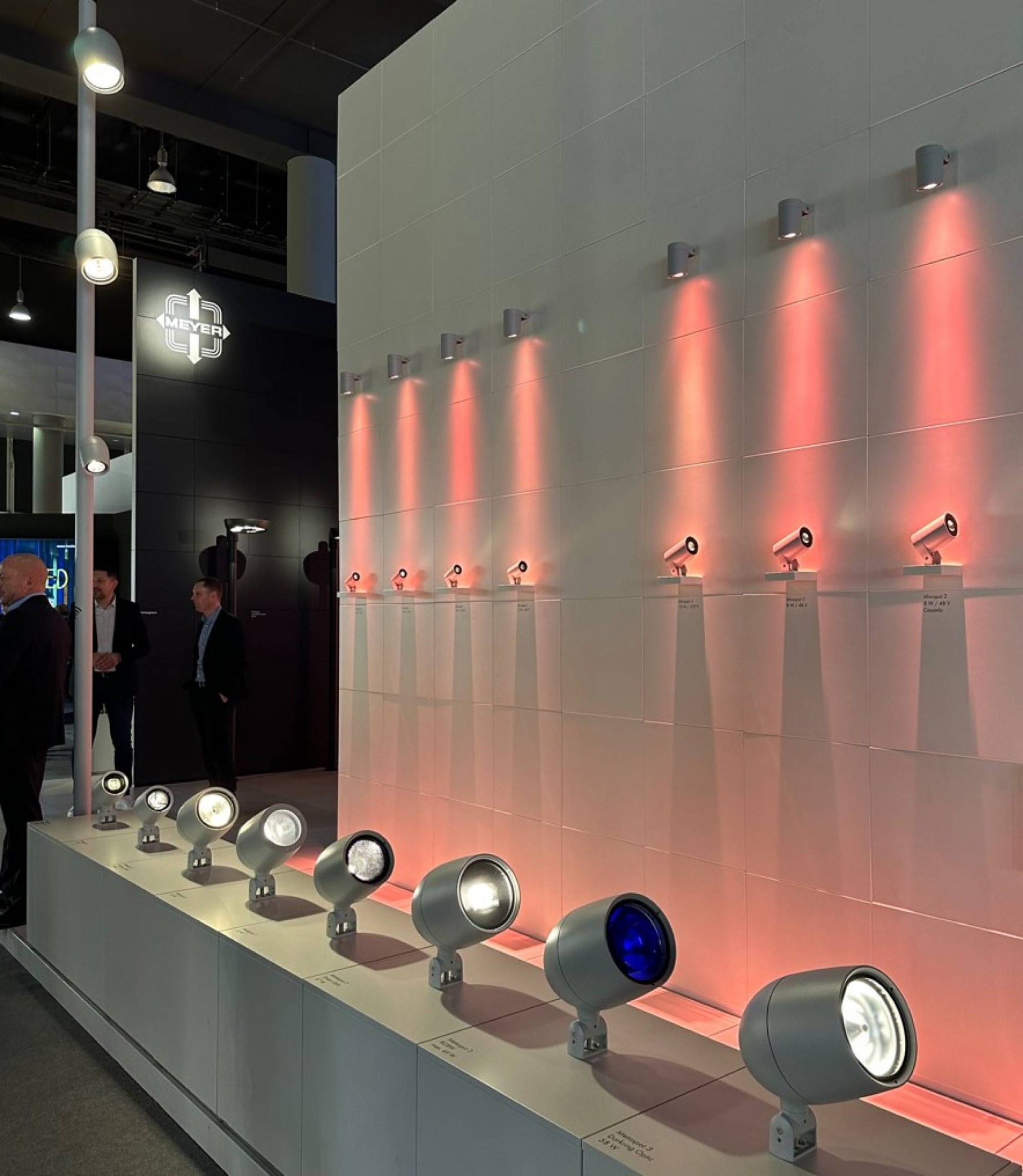 Metaspot LED projektører med Darkring optik og effektiv blændingskontrol til udendørs belysning