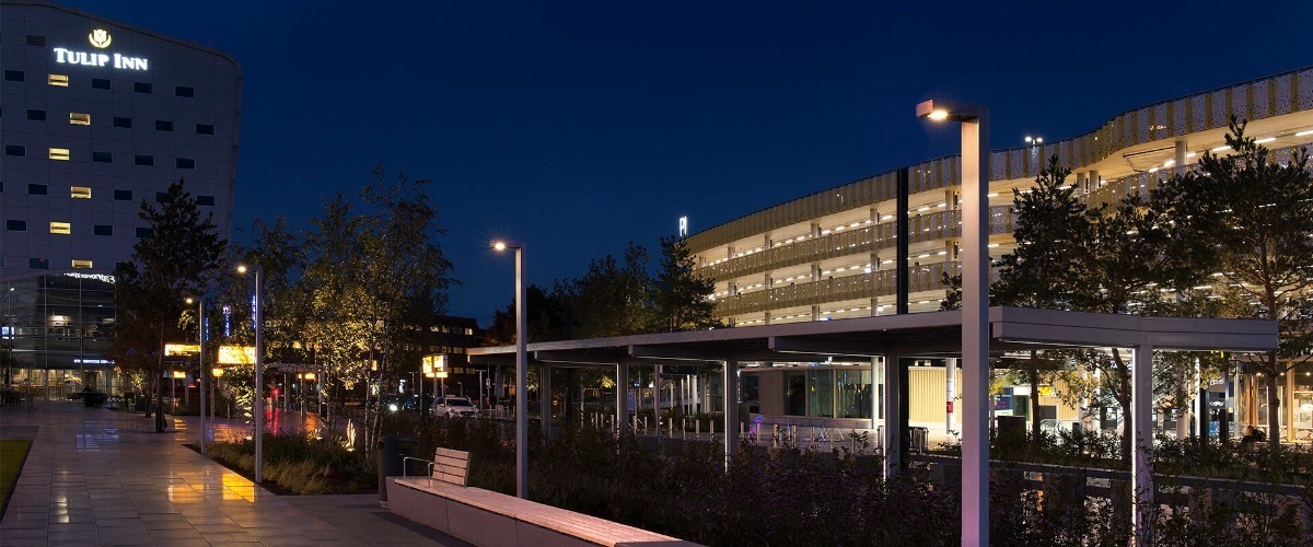 gadebelysning, vejbelysning, LED gadelampe, IP66, klasse II, vejlampe med sensor, intelligent udendørs belysning, energiebesparende belysning, lys til vej, gade, park og plads, Zhaga D4i-certificeret, Kvalitets Belysning i byen, Tunable White 